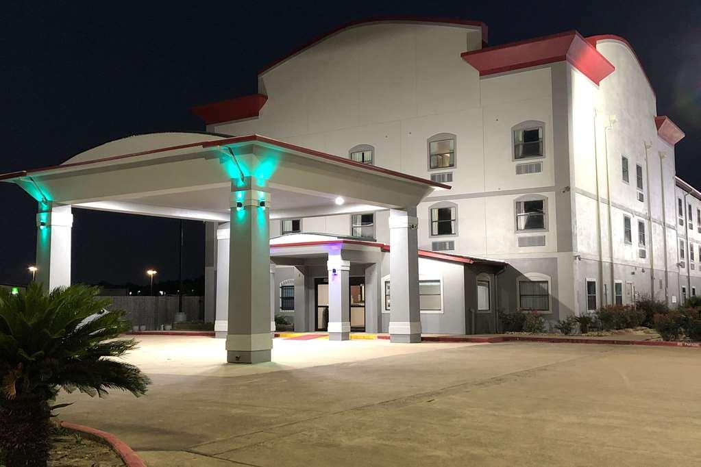 Hotel Suburban Extended